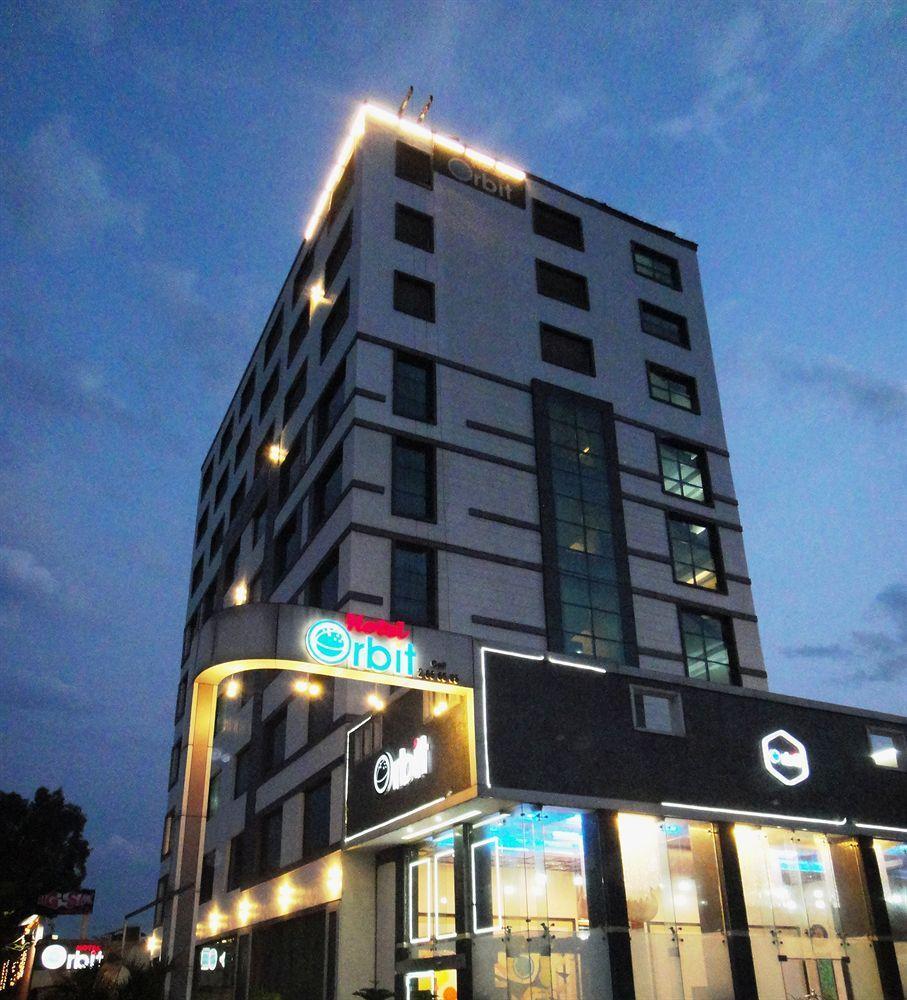 Hotel Orbit Chandīgarh Exterior foto